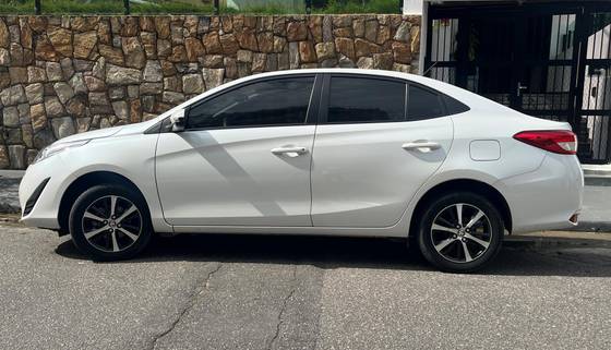 TOYOTA YARIS 1.5 16V FLEX SEDAN XL LIVE MULTIDRIVE